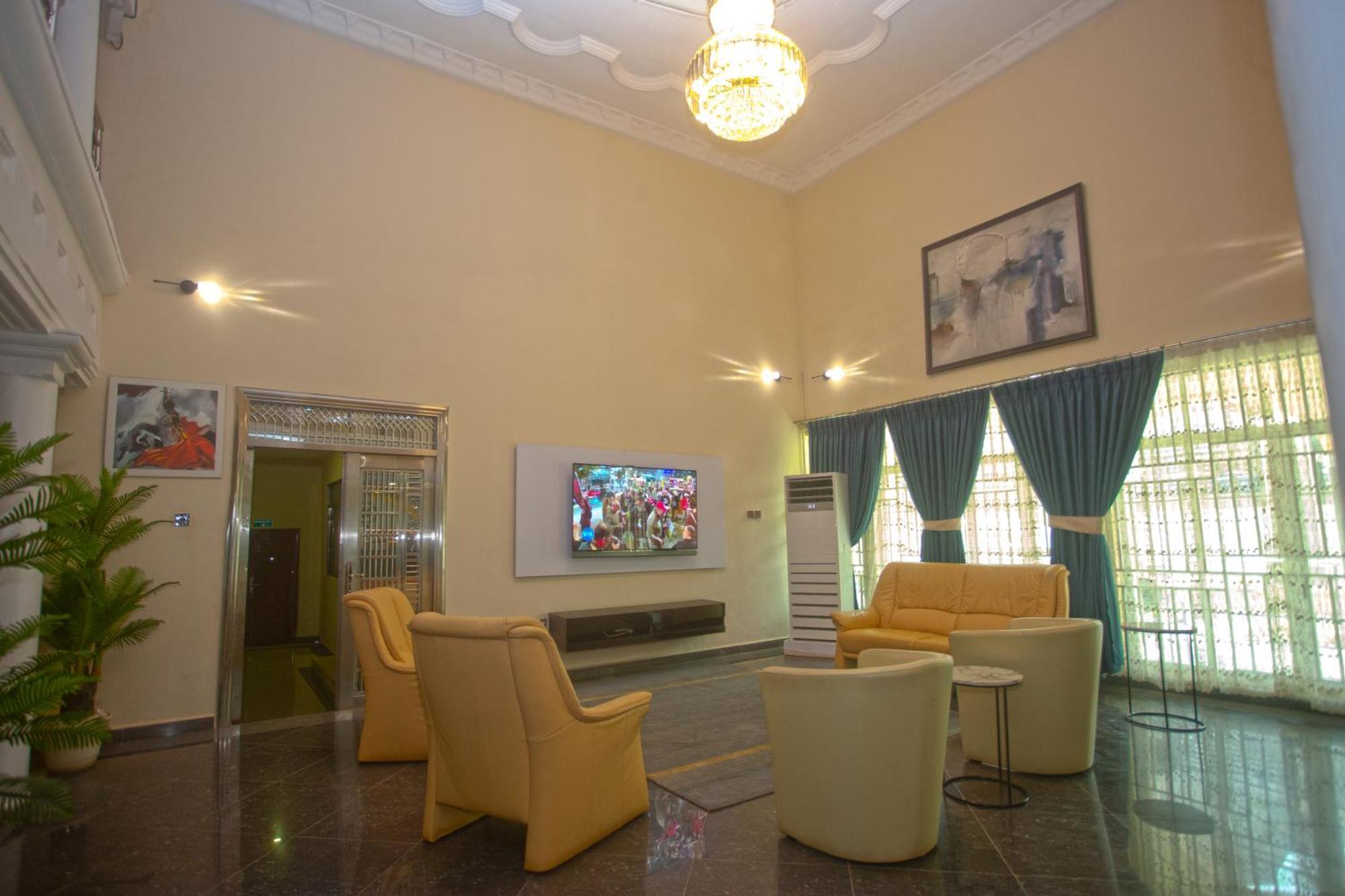 Labev Hotel Kumasi Eksteriør billede